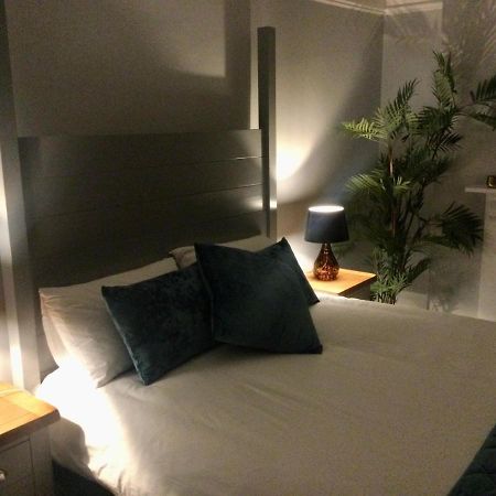 Stylish Flat In Yeovil Somerset Екстериор снимка