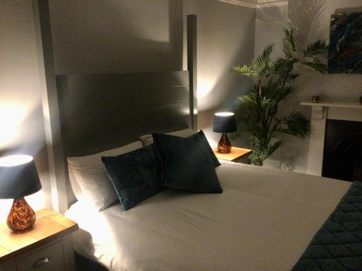 Stylish Flat In Yeovil Somerset Екстериор снимка